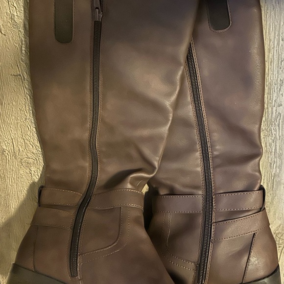 Arizona Cuala" Brown Knee High Wide Calf Riding Boot - Picture 5 of 7